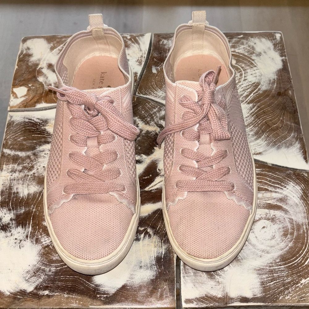 Kate Spade Ainslee Pink Scalloped Knit Sneakers Size 9